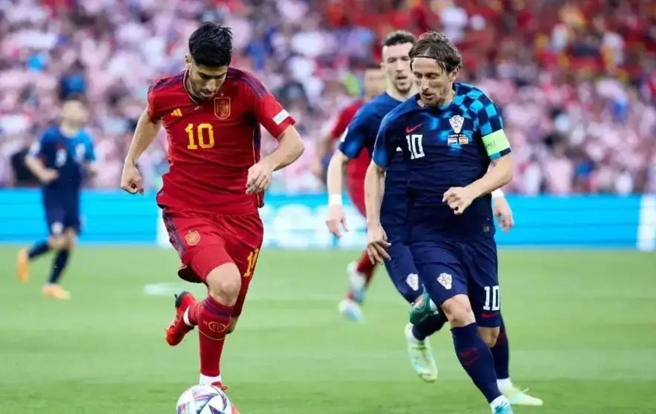 包含抢眼赛事：欧洲杯季后赛精彩纷呈的词条